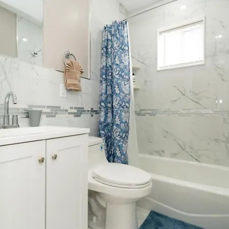 Apartment 558-2 - Spacious & Modern 3br Near Franklin Park *
