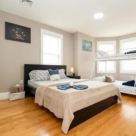 558-2 - Spacious & Modern 3br Near Franklin Park Apartment *