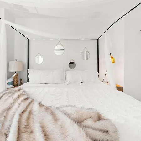 The Dazzling Two-bedroom Two-bath In Apartment