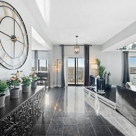 Apartment Luxury Massive Penthouse In Watertown Boston