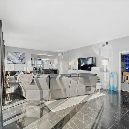 Luxury Massive Penthouse In Watertown Apartment