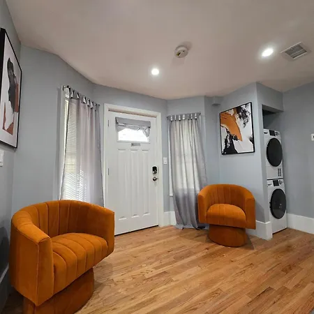 Brand New 2br House 20min Downtown Apartment