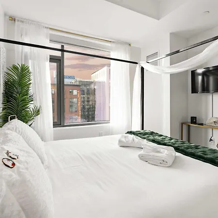 What A Gem Views And A Rooftop Pool Await *
