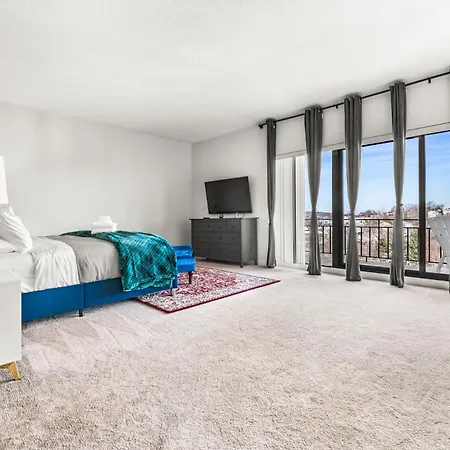 Luxury Massive Penthouse In Watertown *
