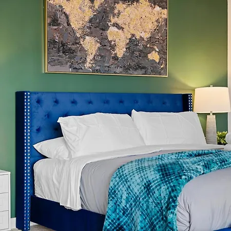 Apartment Luxury Massive Penthouse In Watertown Boston