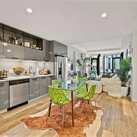 Apartment Family In With Pool Gym & Balcony - Perfect Boston