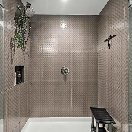 Apartment The Dazzling Two-bedroom Two-bath In Boston