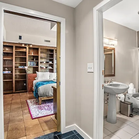 Apartment Luxury Massive Penthouse In Watertown Boston