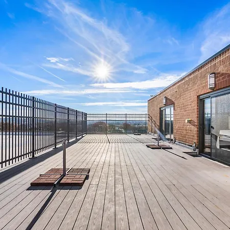 Apartment Luxury Massive Penthouse In Watertown *