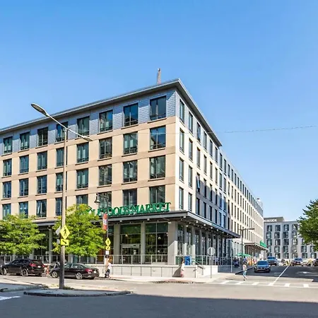 Apartment Family With Pool And Gym Exquisite For Families Boston