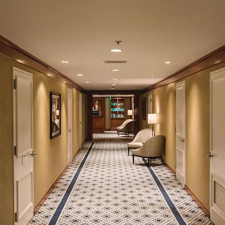 Harbor Hotel 5*