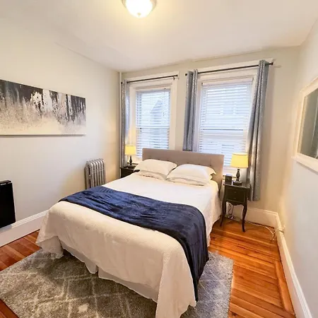 Apartment Spacious 3bed, 2bath, Near Hospitals & Transports *
