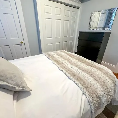 Apartment Spacious 3bed, 2bath, Near Hospitals & Transports