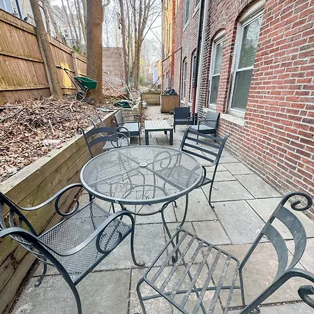 Apartment Spacious 3bed, 2bath, Near Hospitals & Transports Brookline