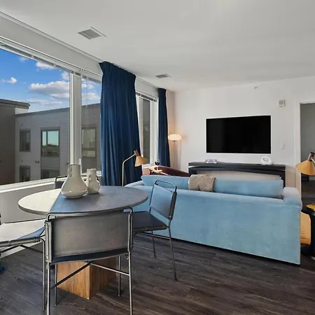 Aparthotel Hyatus Luxury Residences South Bay Designer Collection