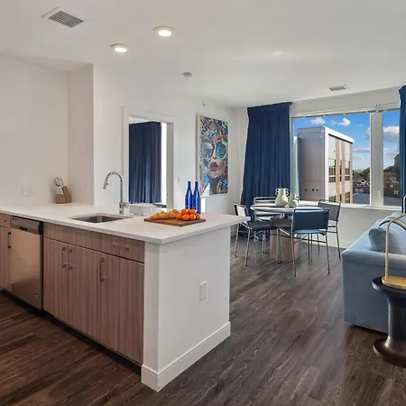 Hyatus Luxury Residences South Bay Designer Collection Aparthotel