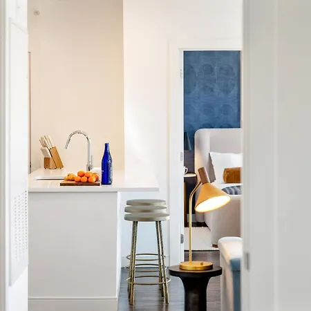 Hyatus Luxury Residences South Bay Designer Collection 4* Boston