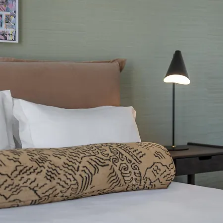 Hyatus Luxury Residences South Bay Designer Collection Aparthotel