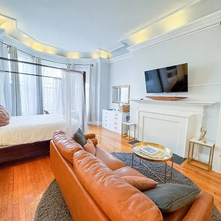 Oversized Furnished Brownstone In Back Bay Apartment *