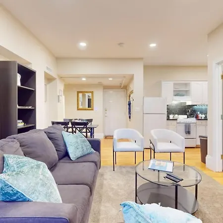 2 Bedroom Unit In The Heart Of Back Bay Apartment