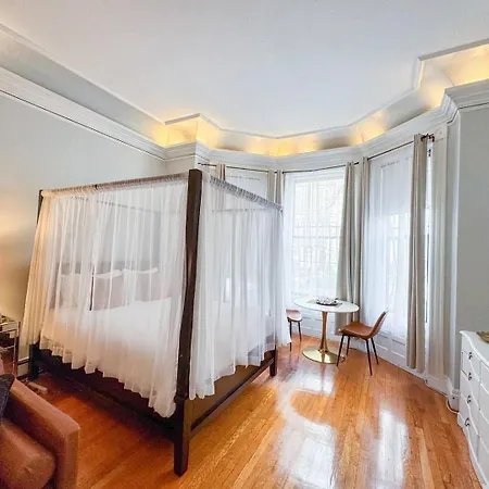 Apartment Oversized Furnished Brownstone In Back Bay