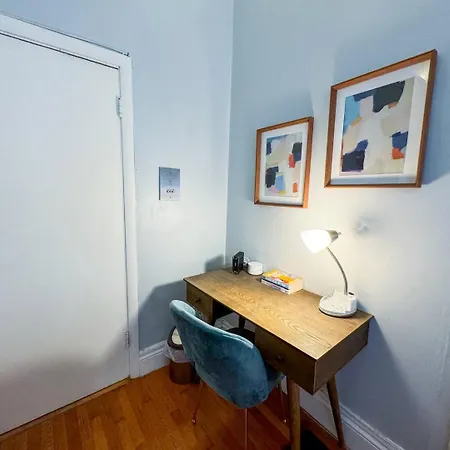 Oversized Furnished Brownstone In Back Bay Apartment