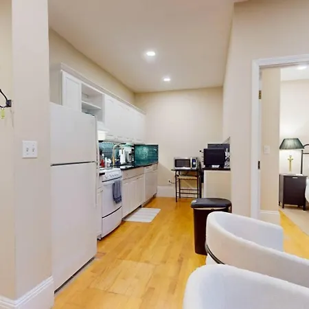 2 Bedroom Unit In The Heart Of Back Bay * Boston