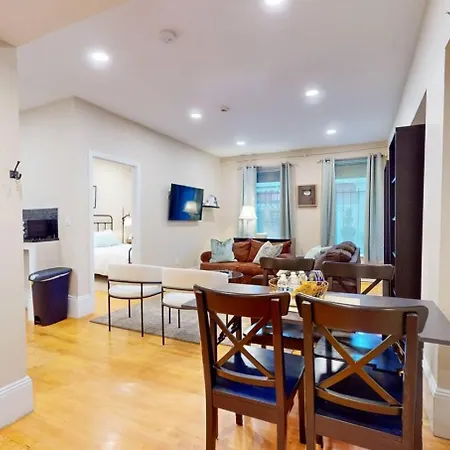 Apartment 2 Bedroom Unit In The Heart Of Back Bay Boston