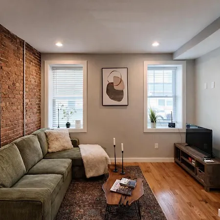 Luxe Duplex Near By Seaport And Convention Centre Bcec