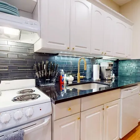 2 Bedroom Unit In The Heart Of Back Bay Apartment *