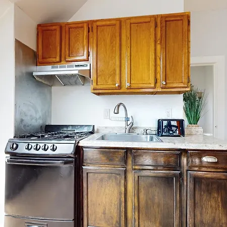 Holiday home 3 Mi To Franklin Park Zoo! Bright Residential