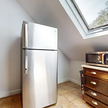 Holiday home 3 Mi To Franklin Park Zoo! Bright Residential Boston