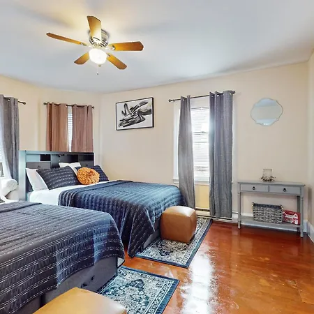 3 Mi To Franklin Park Zoo! Bright Residential Holiday home Boston