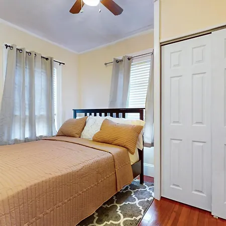 3 Mi To Franklin Park Zoo! Bright Residential *