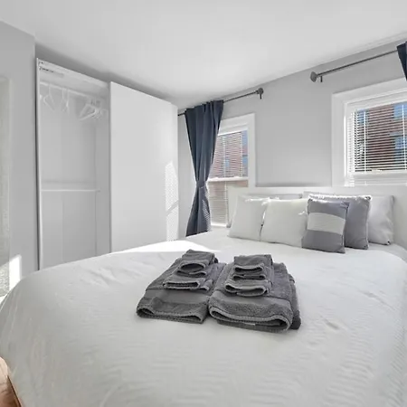 Location+comfort+convenience Apartment