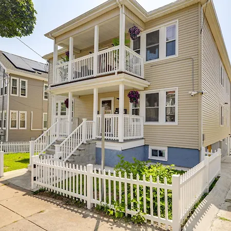 4,500-sq-ft Suburban By Franklin Park! *