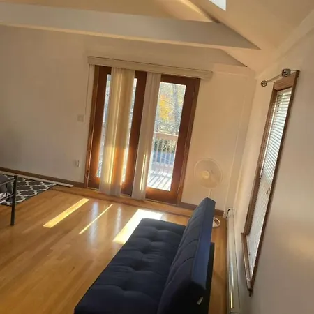 Bed & Breakfast In Pearl Street Boston