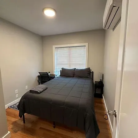 Bed & Breakfast In West Bellflower Street *