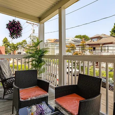 Holiday home 4,500-sq-ft Suburban By Franklin Park! *
