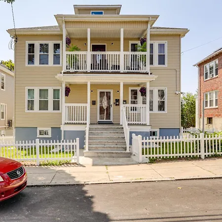 4,500-sq-ft Suburban By Franklin Park! Boston