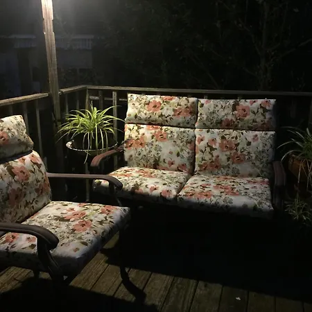 Private Bedroom Near Train&buses * Boston
