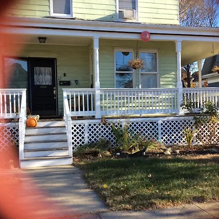 Homestay Private Bedroom Near Train&buses Boston