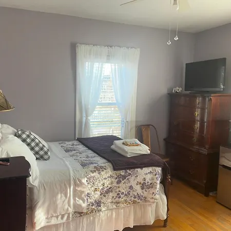 Homestay Private Bedroom Near Train&buses *