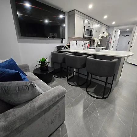 Apartment 2br Lower Garden-level 20min *