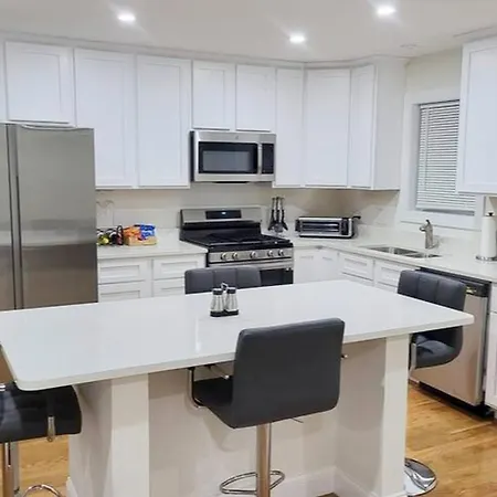 Apartment 3-bedroom Apt-7w2 20-minuite To Downtown Boston