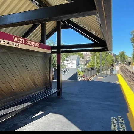 With Parking, Next To Train Or Buses, Good Neighborhood Apartment