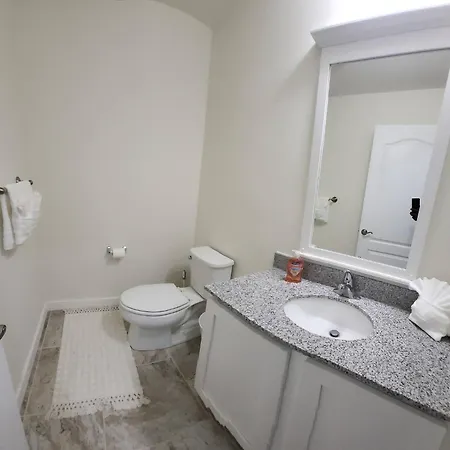 Apartment 3-bedroom Apt-9w2 20-minuite To Downtown *