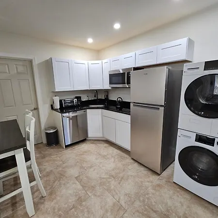 1-bedroom Apt-9w1 20-minuite To Downtown Apartment