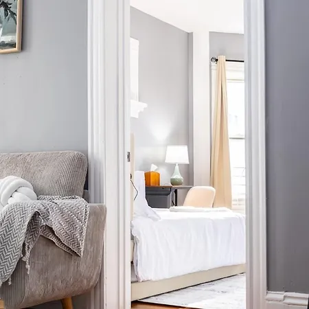 Elegant, Spacious 3bd, 1ba In Apartment Boston