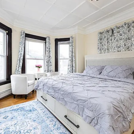 Nightingale Hideaway Apartment *